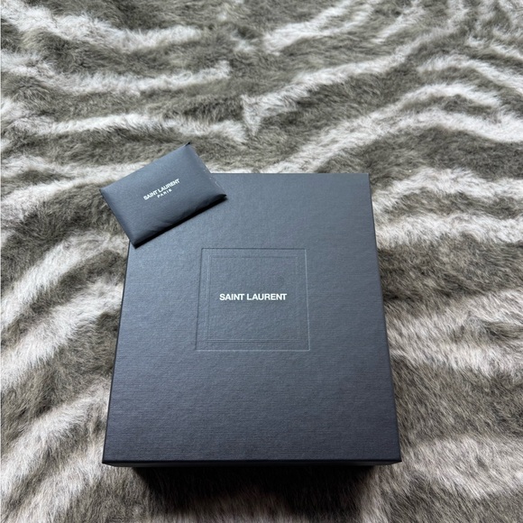 Saint Laurent Black Quilted YSL Camera Bag - Picture 4 of 4
